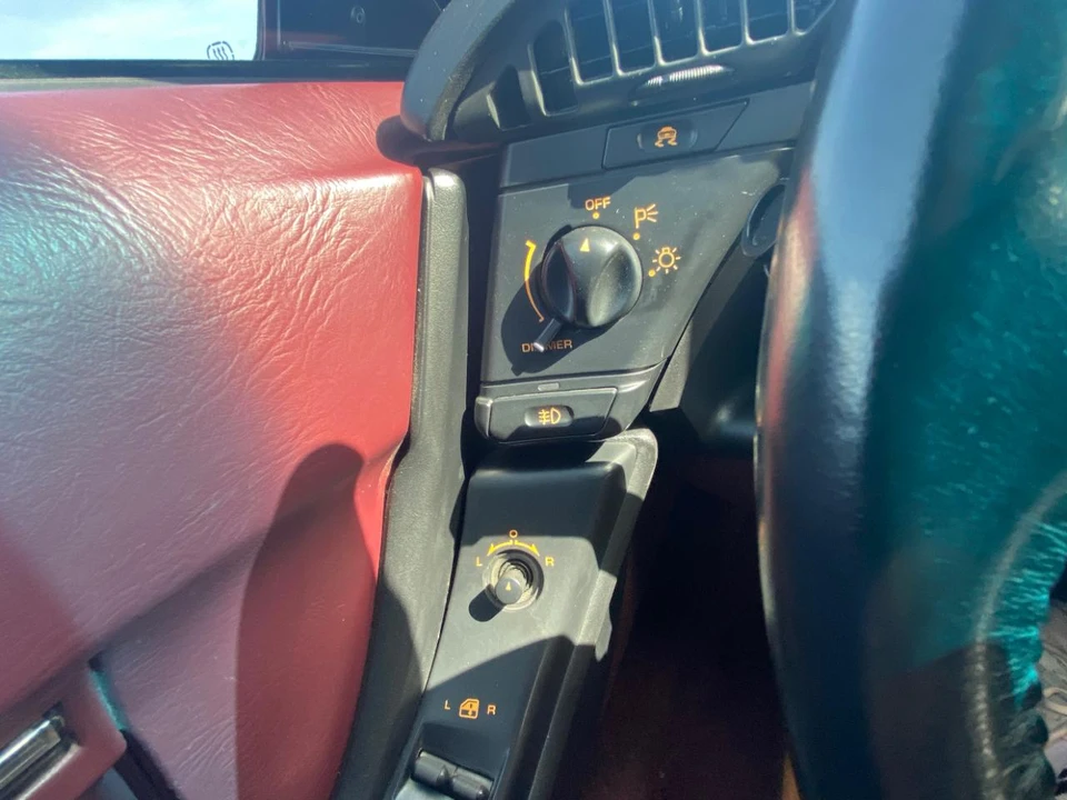 1993 Chevrolet Corvette C4 - Image 28 of 31