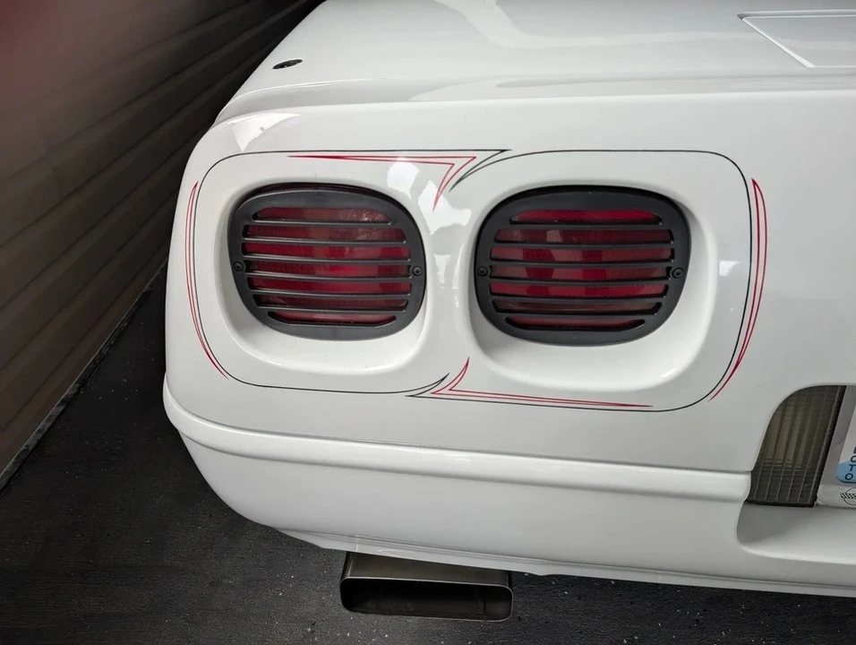 1993 Chevrolet Corvette C4 - Image 16 of 21