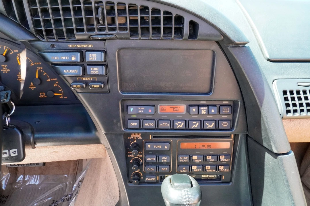 1993 Chevrolet - Image 14 of 31