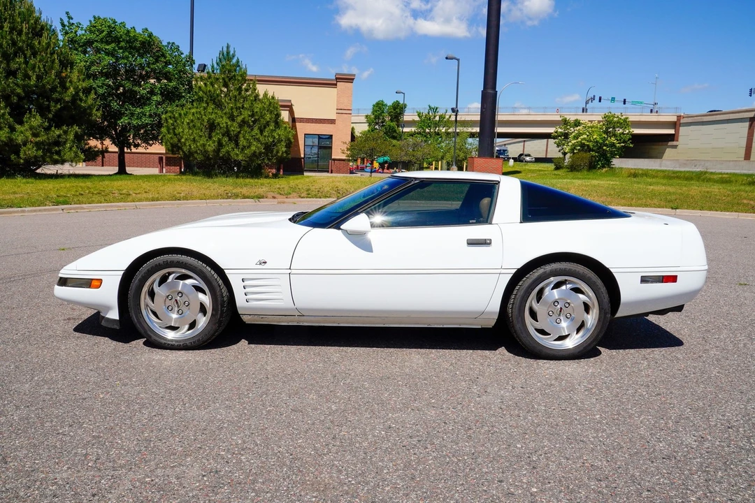 1993 Chevrolet - Image 7 of 31