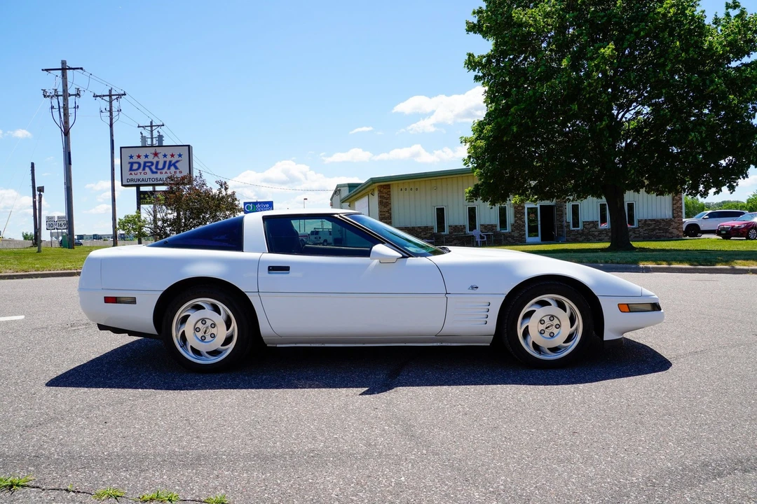 1993 Chevrolet Corvette C4 - Image 2 of 31
