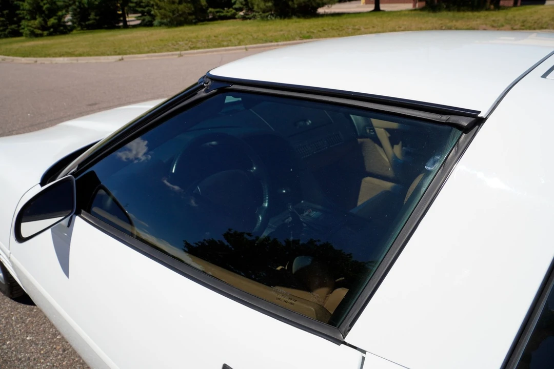 1993 Chevrolet Corvette C4 - Image 24 of 31