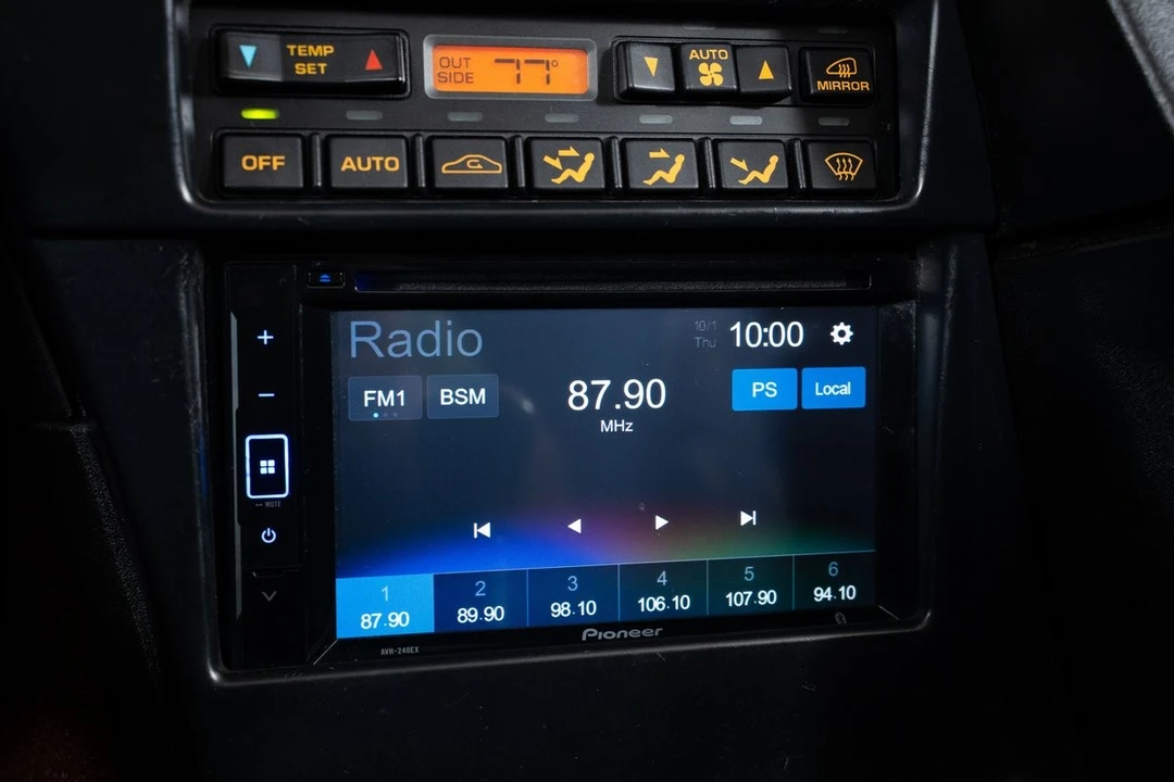 1993 Chevrolet Corvette C4 - Image 28 of 31