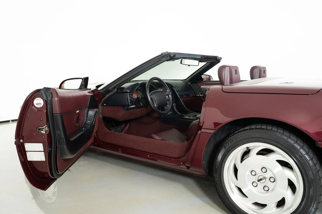 1993 Chevrolet Corvette C4 - Image 15 of 31