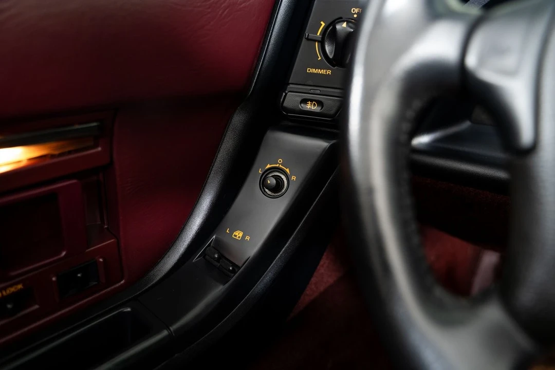 1993 Chevrolet Corvette C4 - Image 22 of 31