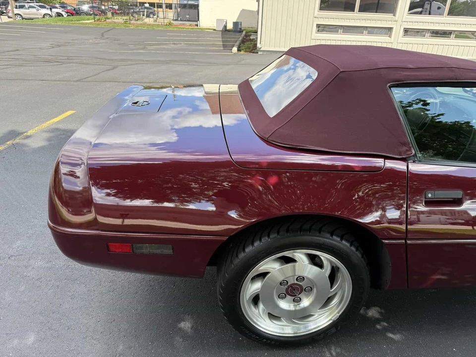 1993 Chevrolet Corvette C4 - Image 24 of 31