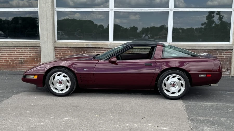 1993 Chevrolet Corvette C4 - Image 2 of 10
