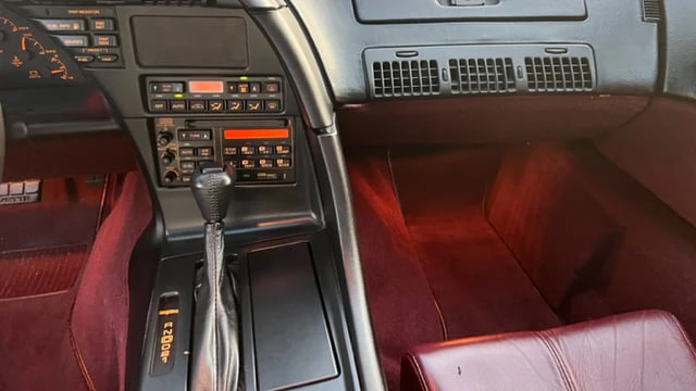 1993 Chevrolet Corvette C4 - Image 16 of 31