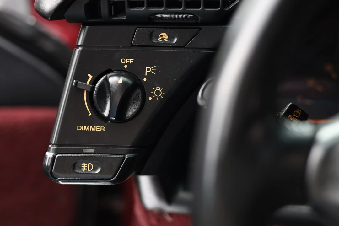 1993 Chevrolet Corvette C4 - Image 25 of 30