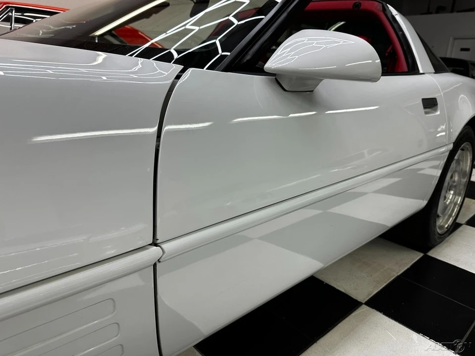 1993 Chevrolet Corvette C4 - Image 15 of 24