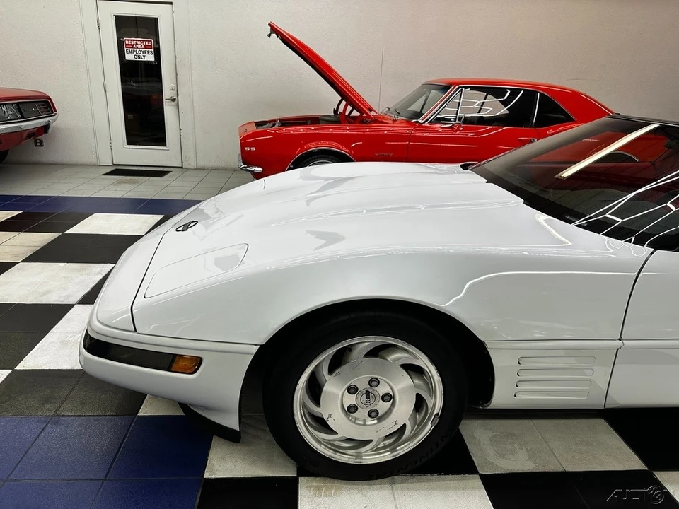 1993 Chevrolet Corvette C4 - Image 12 of 24
