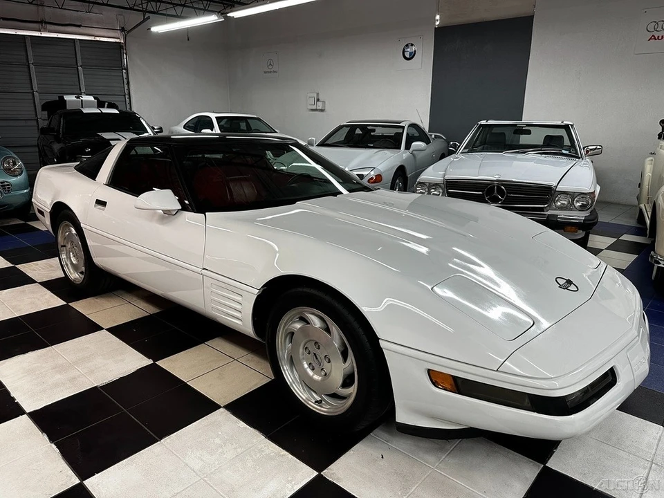 1993 Chevrolet Corvette C4 - Image 2 of 24