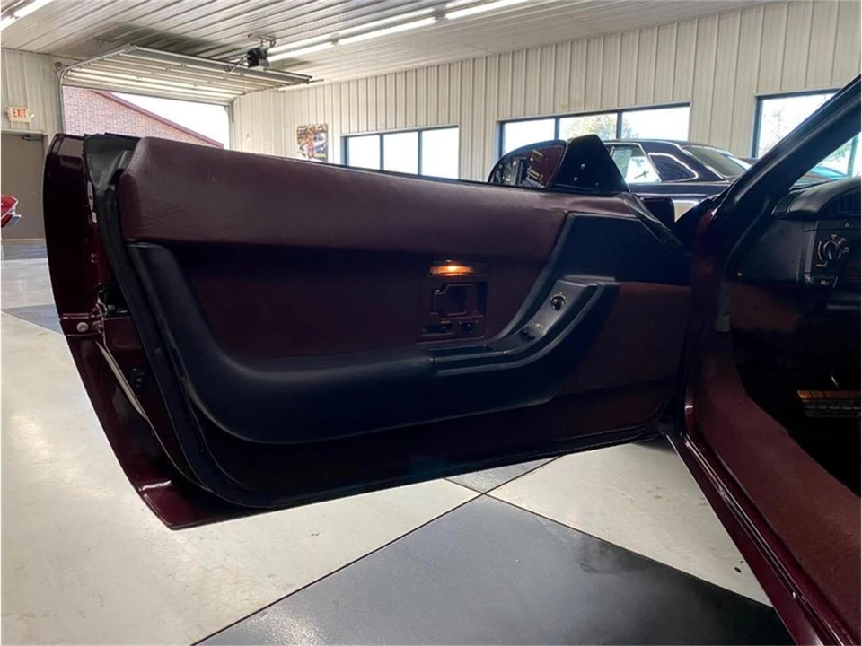 1993 Chevrolet Corvette C4 - Image 26 of 31