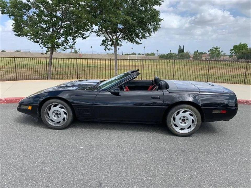 1993 Chevrolet Corvette C4 - Image 9 of 13