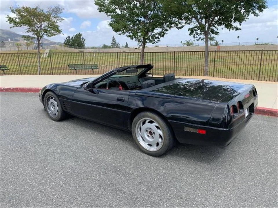 1993 Chevrolet Corvette C4 - Image 10 of 13