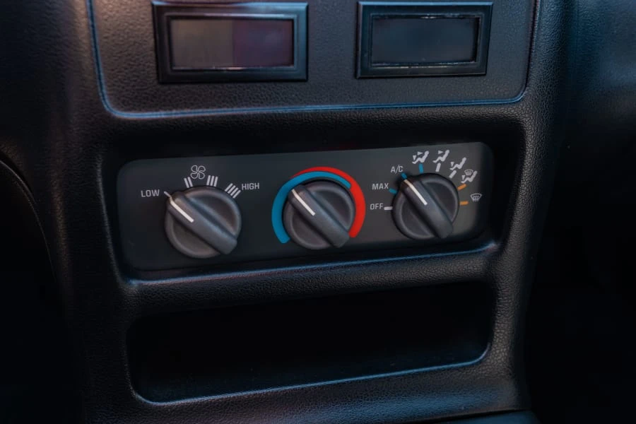 1993 Chevrolet Corvette C4 - Image 22 of 31