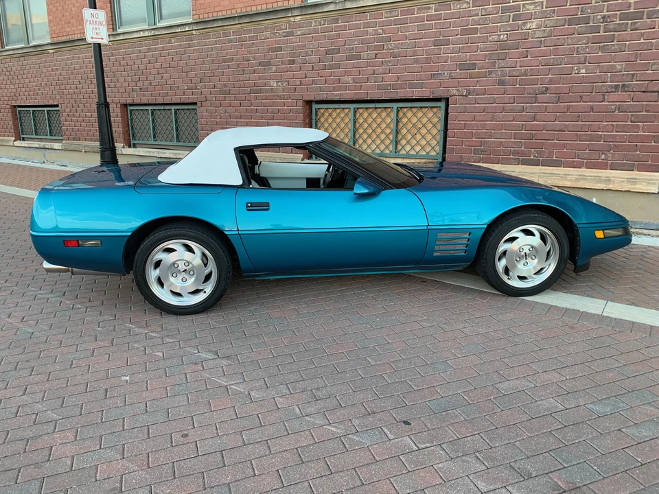 1993 Chevrolet Corvette C4 - Image 24 of 31