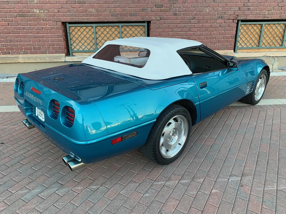 1993 Chevrolet Corvette C4 - Image 19 of 31