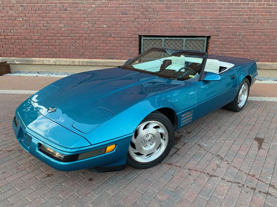 1993 Chevrolet Corvette C4 - Image 2 of 31