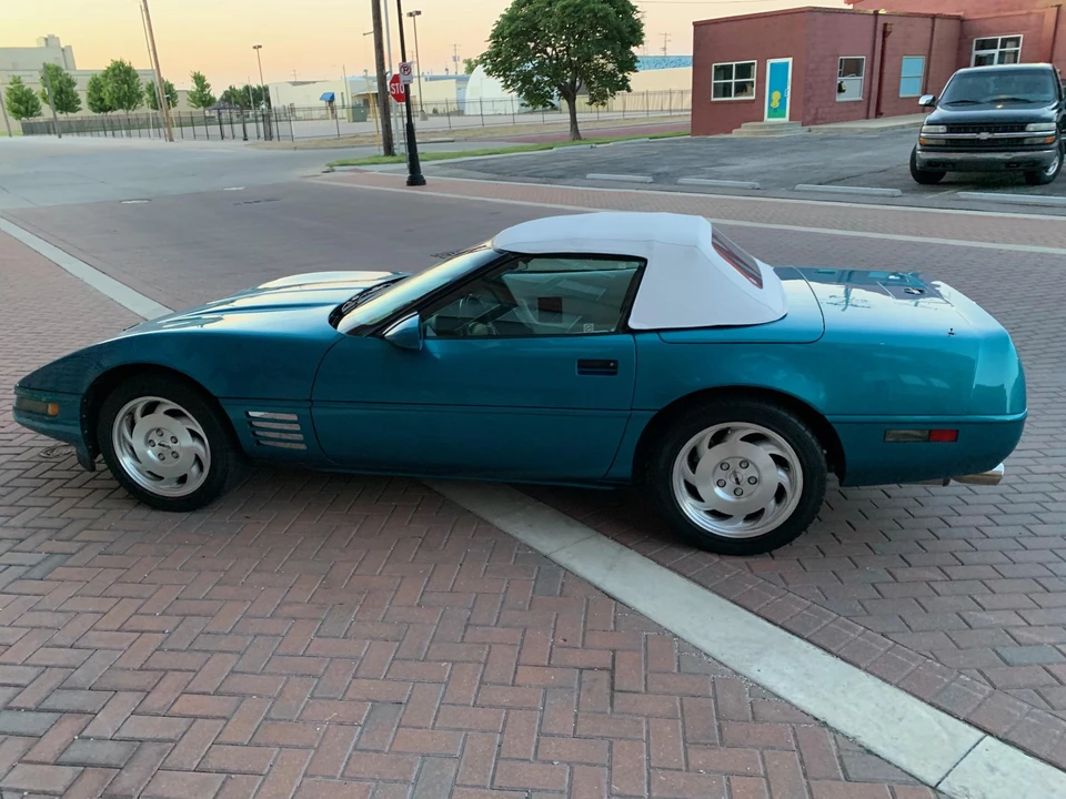 1993 Chevrolet Corvette C4 - Image 10 of 31