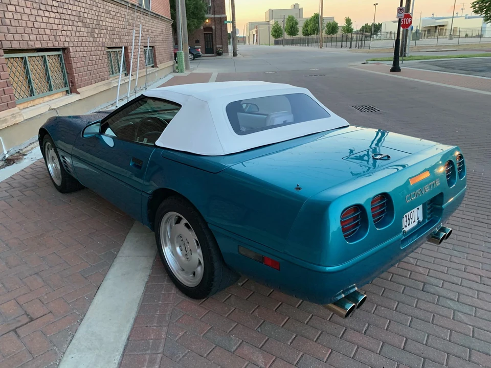 1993 Chevrolet Corvette C4 - Image 14 of 31