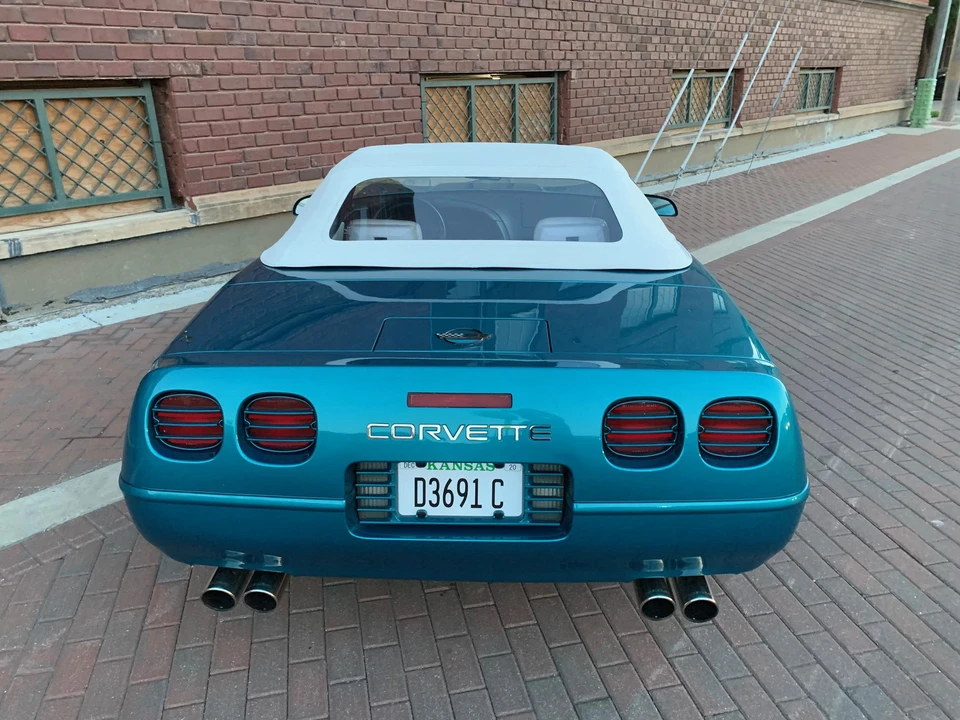 1993 Chevrolet Corvette C4 - Image 17 of 31