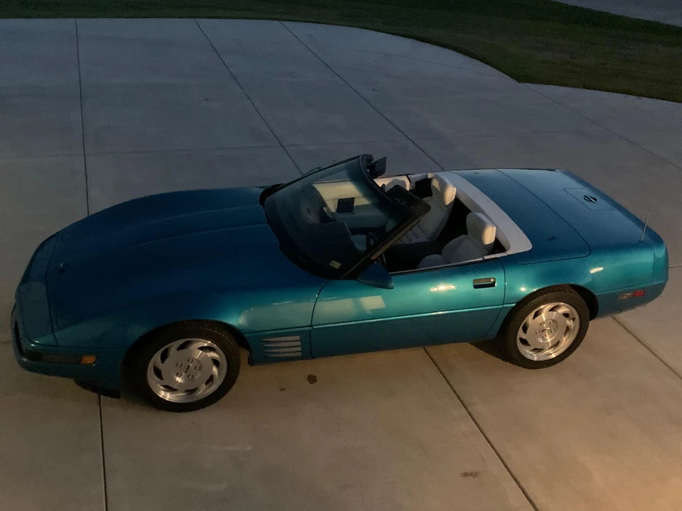1993 Chevrolet Corvette C4 - Image 9 of 31