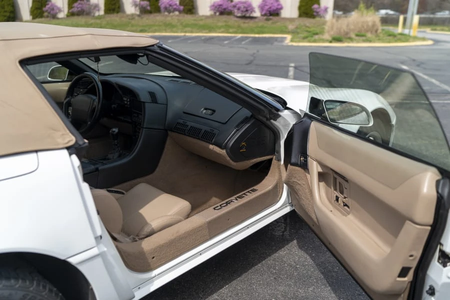 1993 Chevrolet Corvette C4 - Image 13 of 20