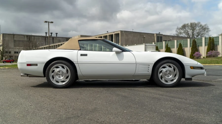 1993 Chevrolet Corvette C4 - Image 2 of 20