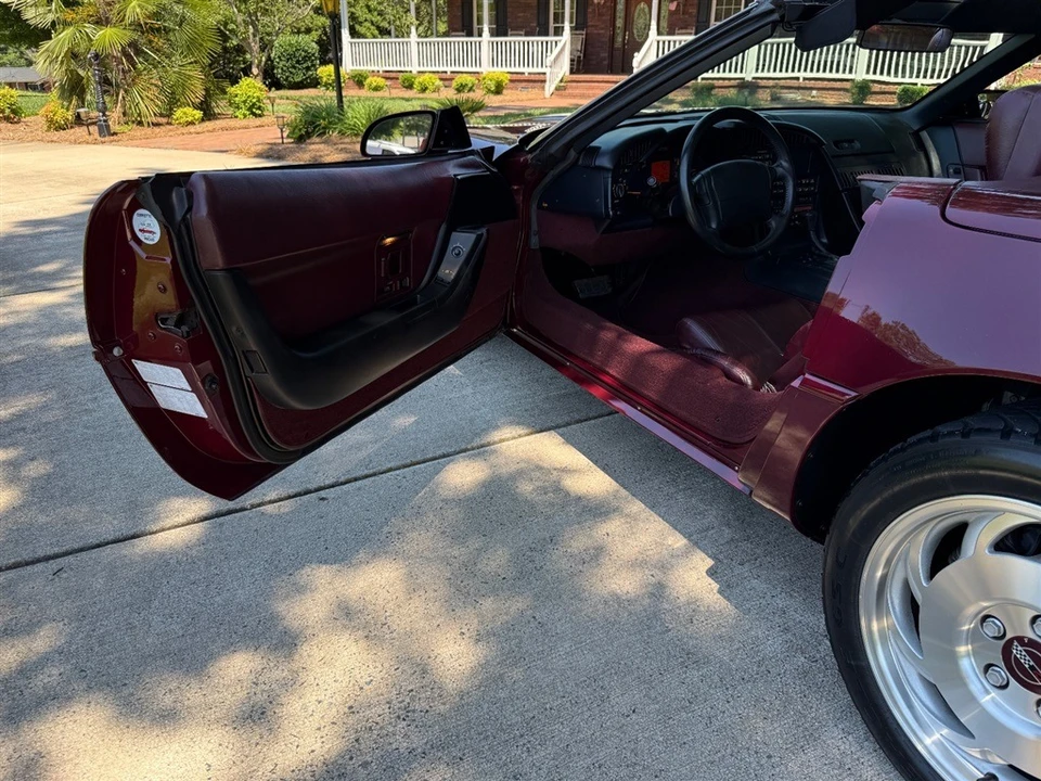 1993 Chevrolet Corvette C4 - Image 28 of 31