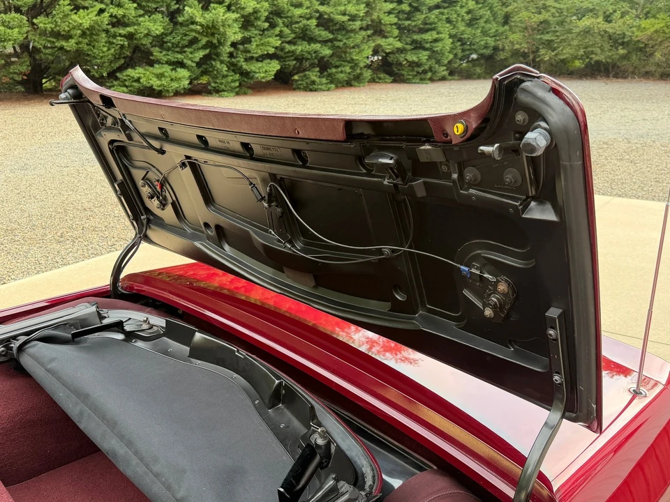 1993 Chevrolet Corvette C4 - Image 16 of 31