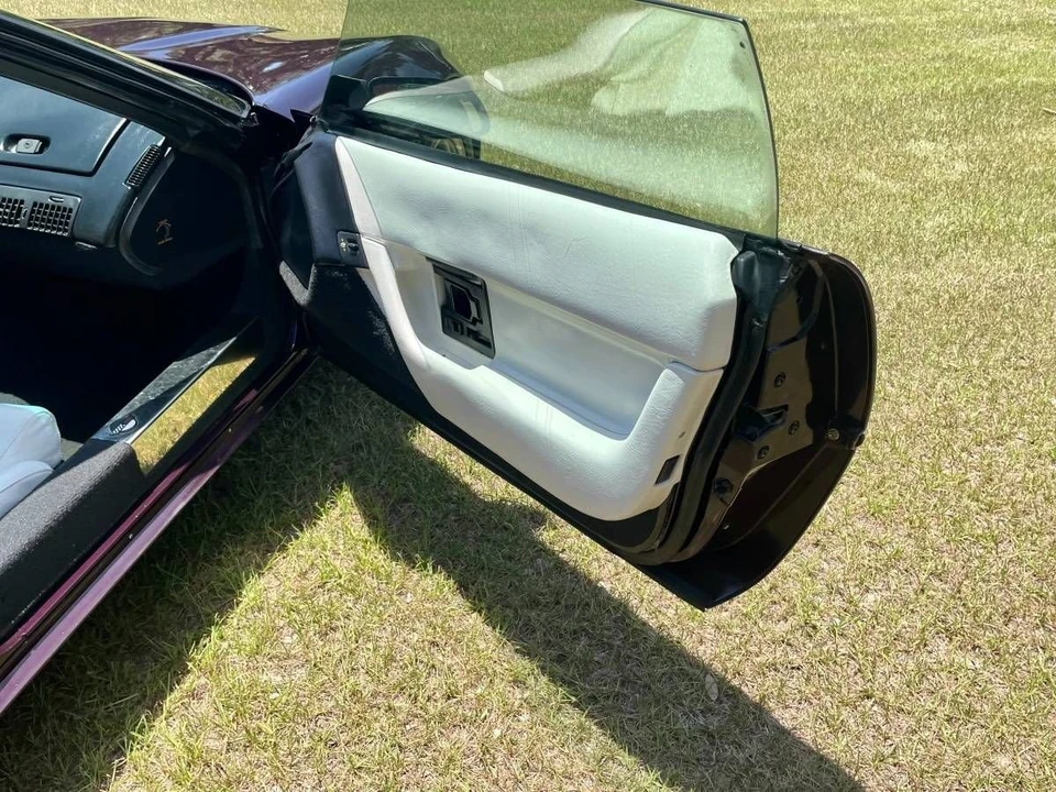 1993 Chevrolet Corvette C4 - Image 18 of 21