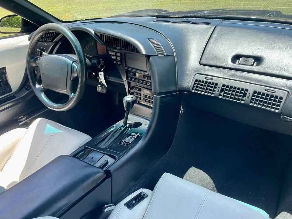 1993 Chevrolet Corvette C4 - Image 17 of 21