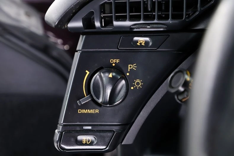 1993 Chevrolet Corvette C4 - Image 28 of 31