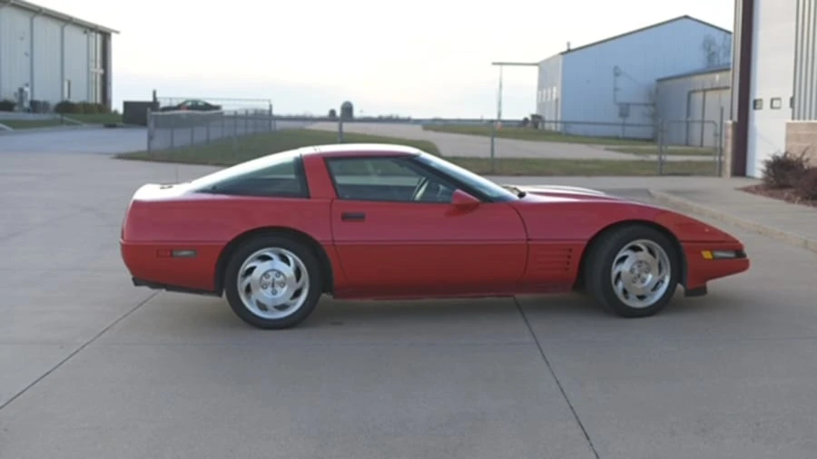 1993 Chevrolet Corvette C4 - Image 2 of 16