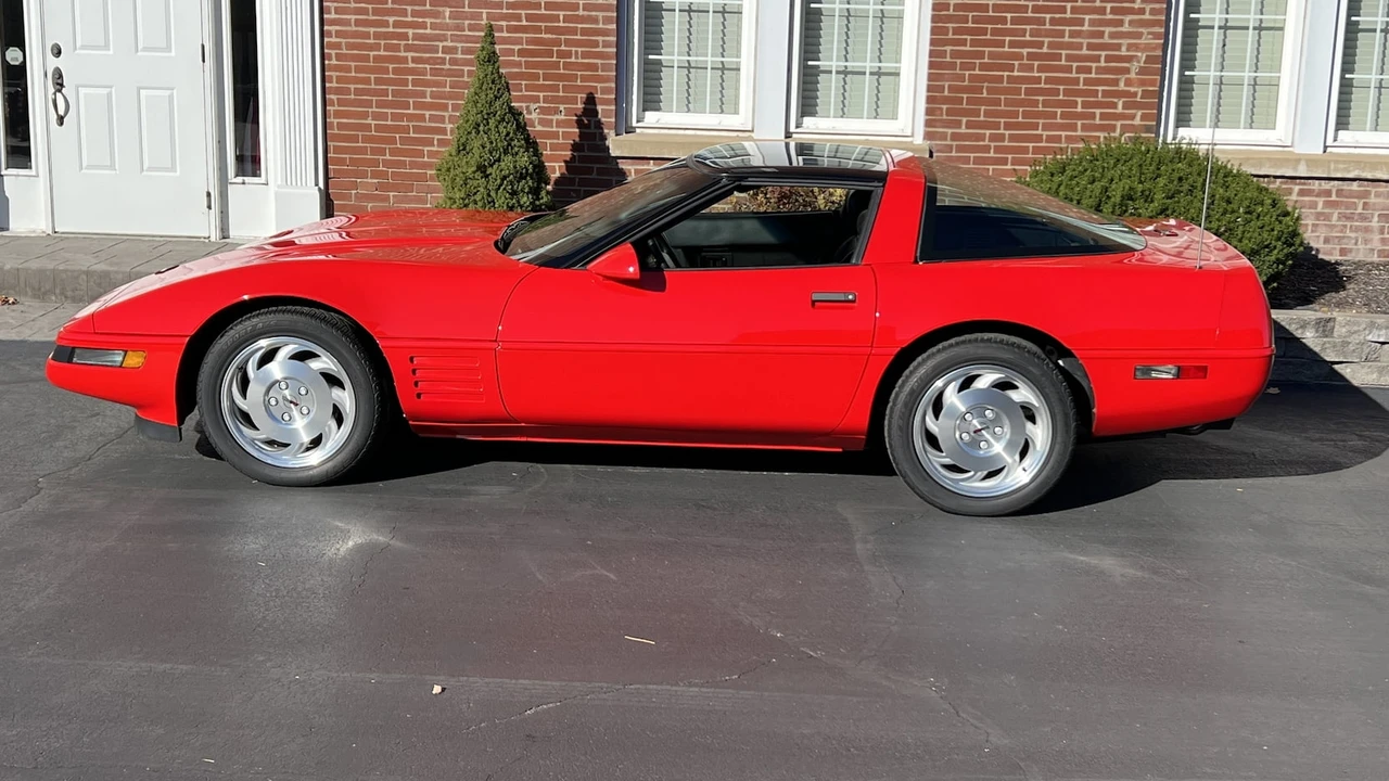 1993 Chevrolet Corvette C4 - Image 2 of 8