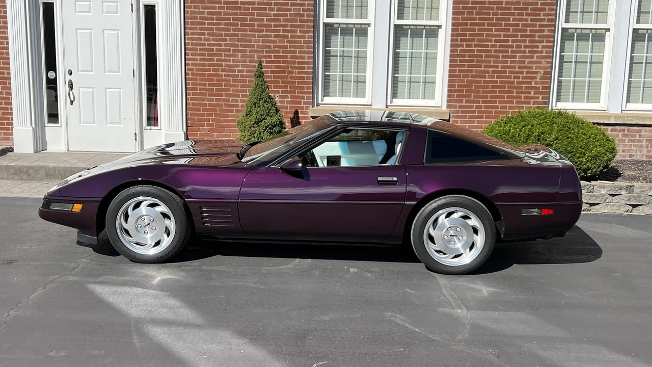 1993 Chevrolet Corvette C4 - Image 2 of 9
