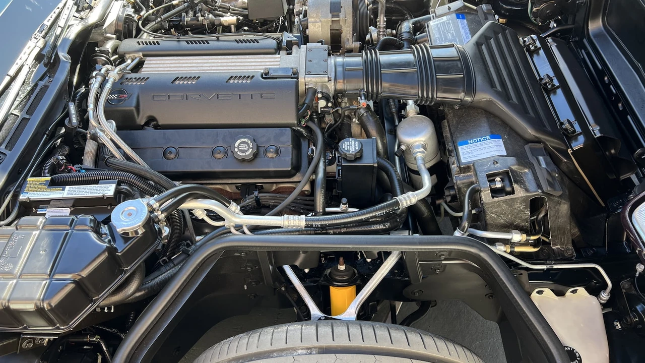 1993 Chevrolet Corvette C4 - Image 8 of 9