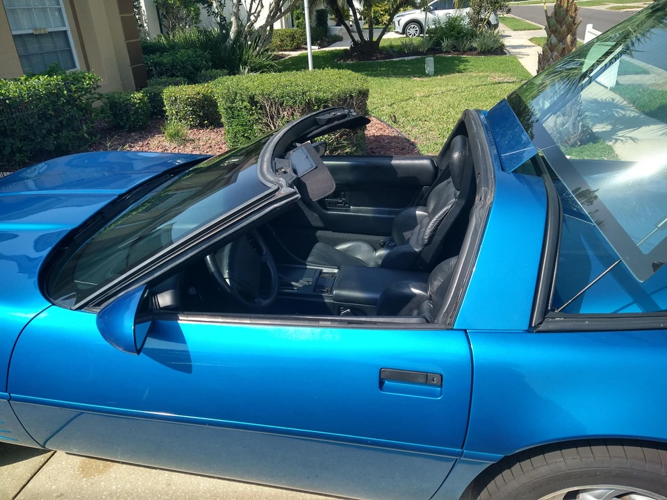 1993 Chevrolet Corvette C4 - Image 17 of 31