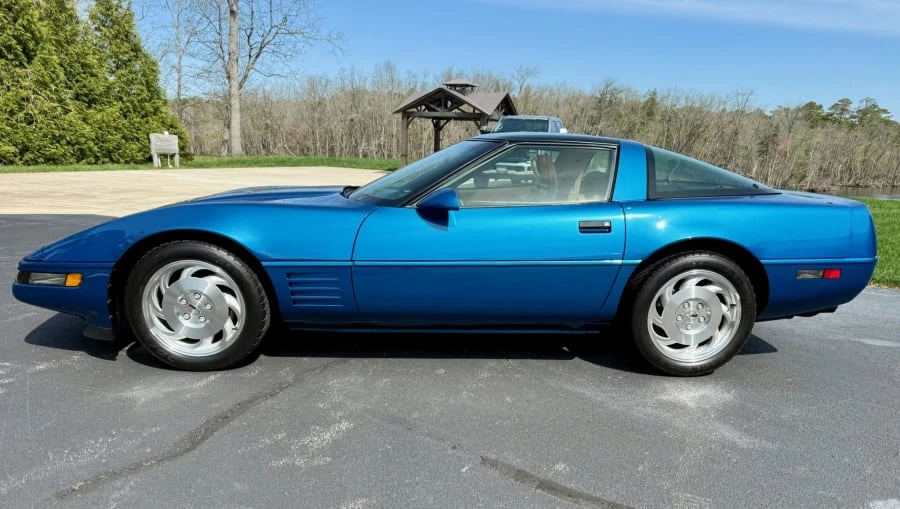 1993 Chevrolet Corvette C4 - Image 2 of 15