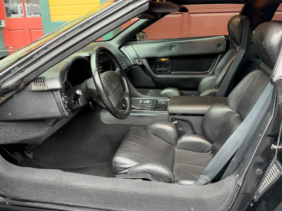 1993 Chevrolet Corvette C4 - Image 16 of 31