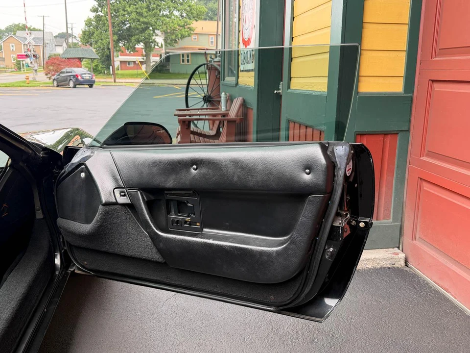 1993 Chevrolet Corvette C4 - Image 19 of 31