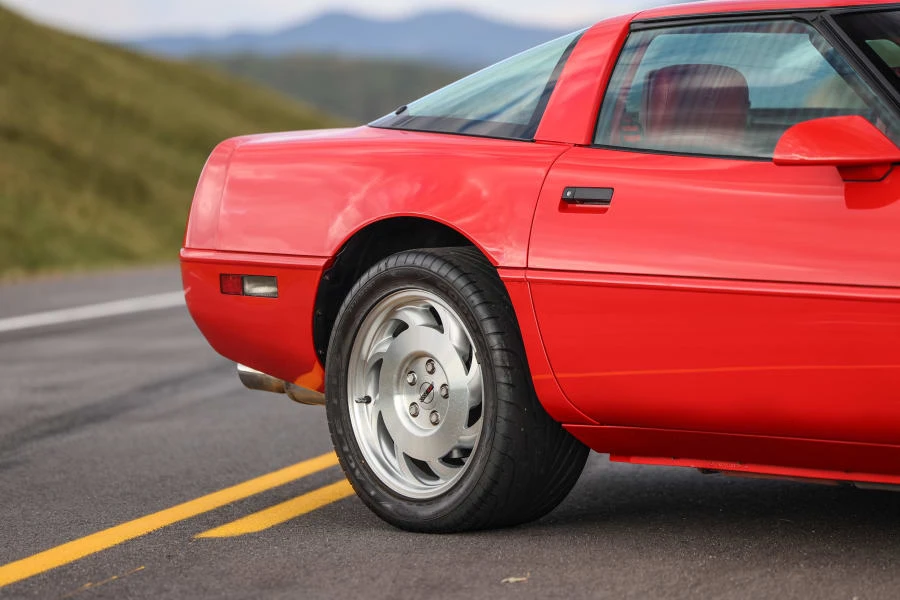 1993 Chevrolet Corvette C4 - Image 15 of 31