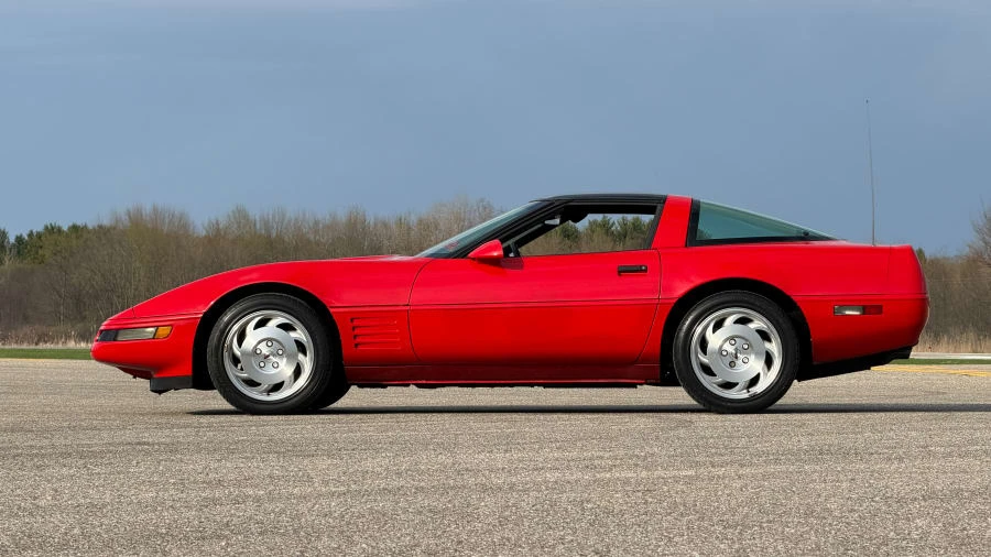 1993 Chevrolet Corvette C4 - Image 2 of 31
