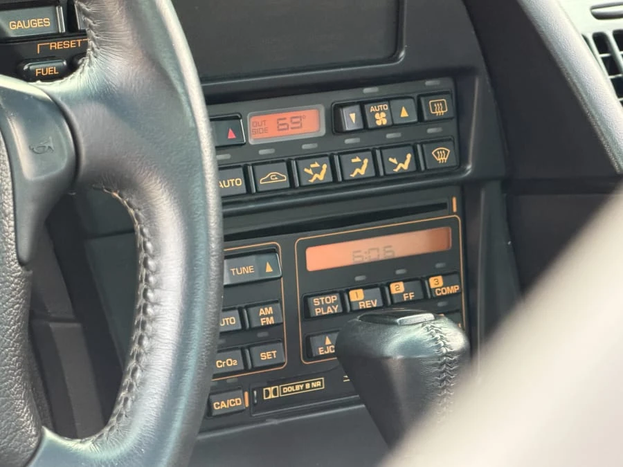 1993 Chevrolet Corvette C4 - Image 25 of 31