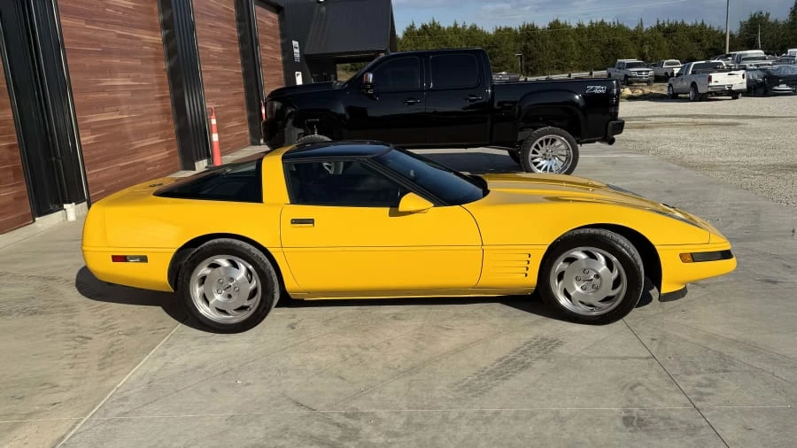 1993 Chevrolet Corvette C4 - Image 2 of 16