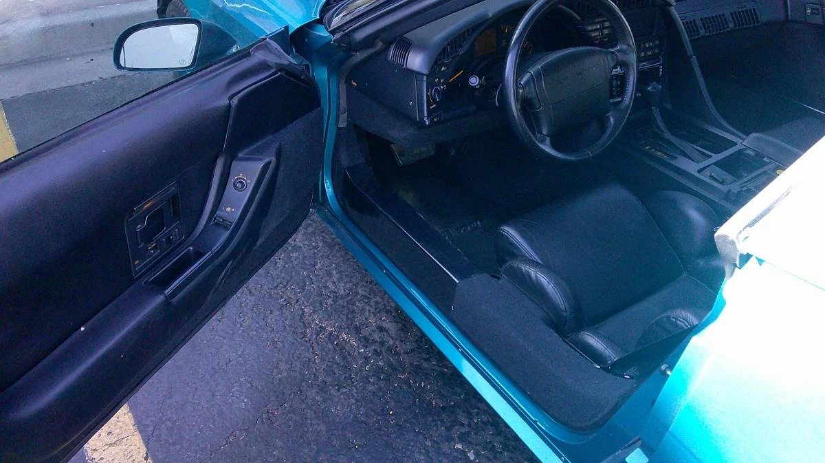 1993 Chevrolet Corvette C4 - Image 16 of 19