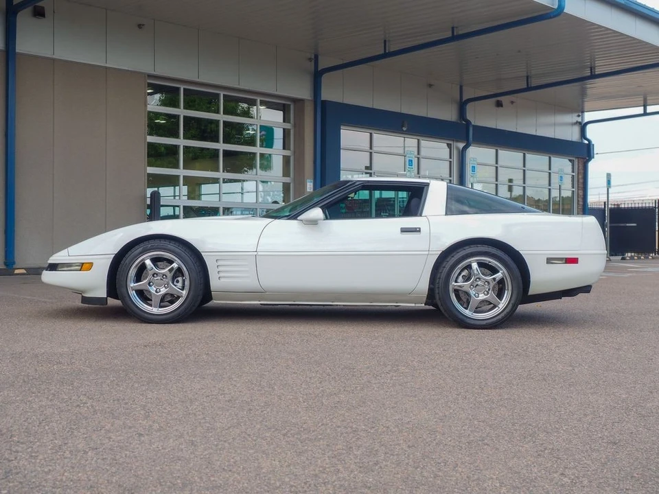 1993 Chevrolet Corvette C4 - Image 13 of 31