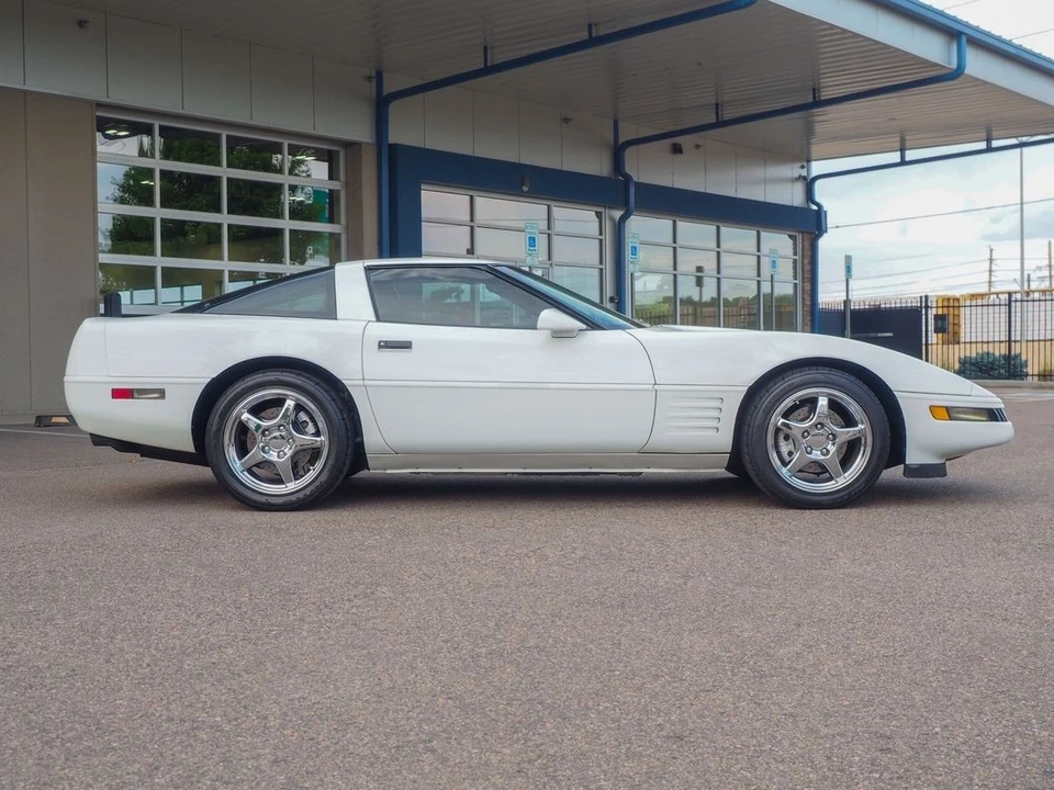 1993 Chevrolet Corvette C4 - Image 12 of 31