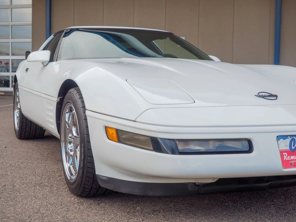 1993 Chevrolet Corvette C4 - Image 16 of 31